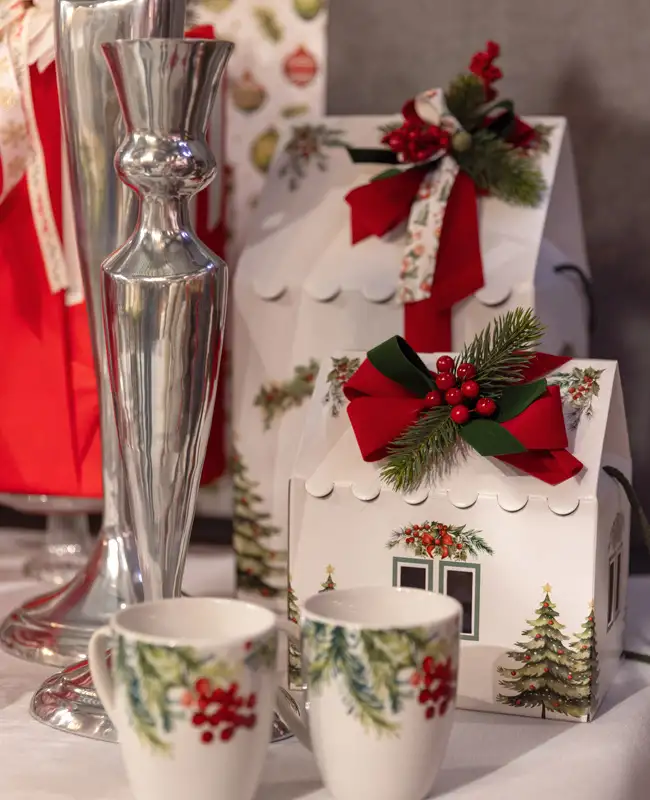 Confezioni natalizie bianche e rosse