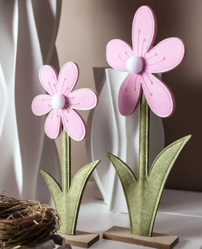 Decorazioni floreali in feltro