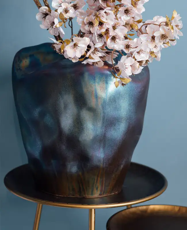 Vaso materico in ceramica