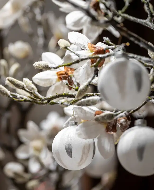 Fiori finti effetto innevato