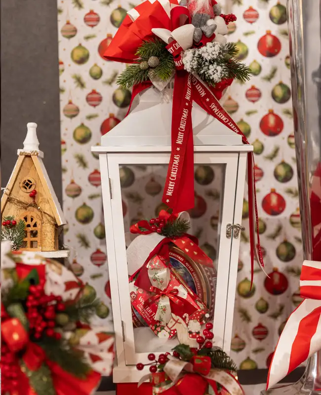 Confezioni natalizie bianche e rosse