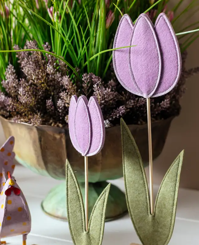 Decorazioni floreali in feltro