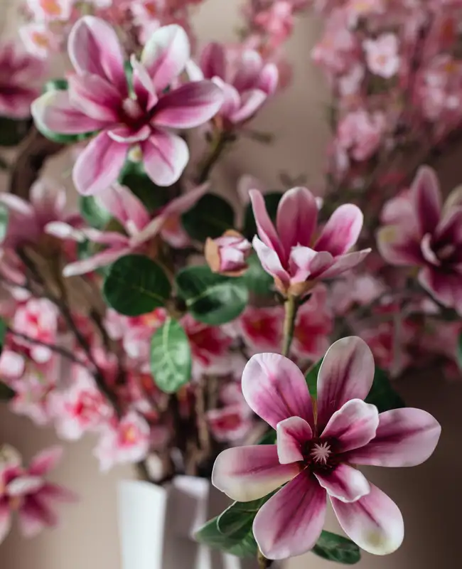 Fiori di magnolia artificiali