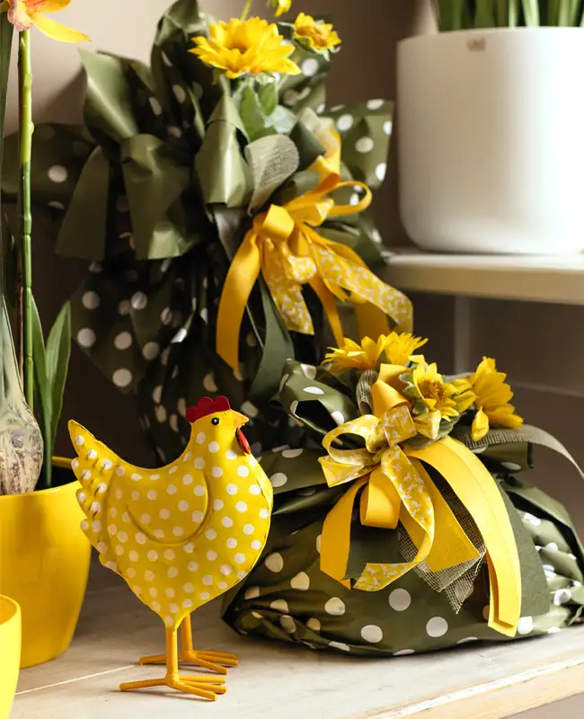 Gallinella in metallo