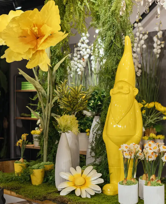 Gnomo giallo in ceramica